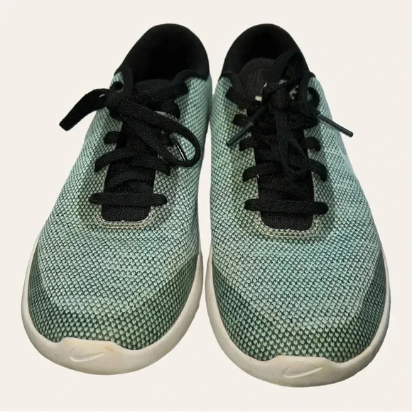 Nike FLEX TENNIS SHOE SIZE 6 SEA-FOAM GREEN/BLACK IN COLOR - Picture 2 of 7